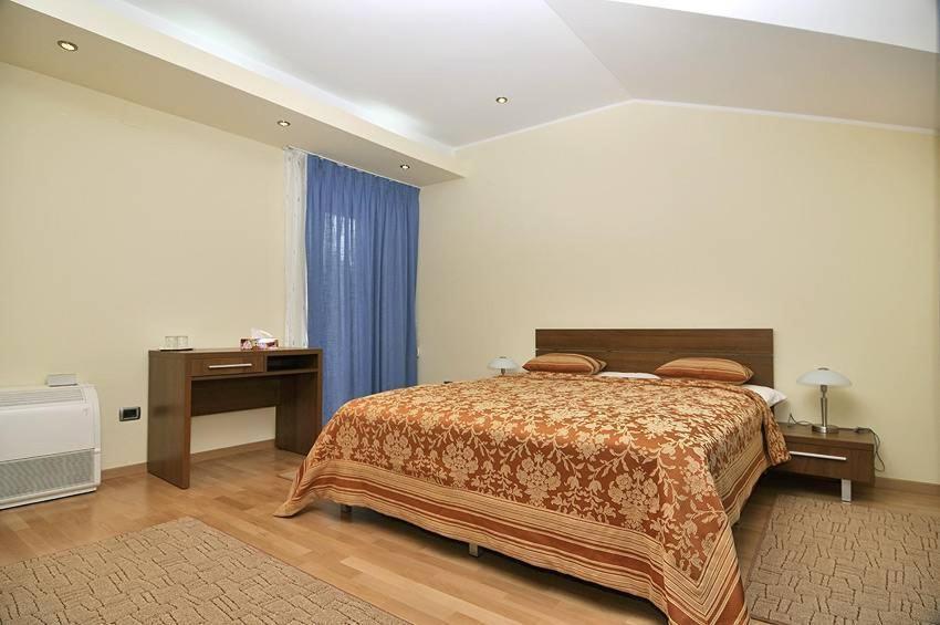 Villa Vitoria Giroc Bilik gambar